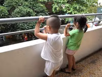 [ẢNH] Những cách trông trẻ tại nhà an toàn và hiệu quả cha mẹ cần biết