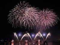 Mãn nhãn với màn pháo hoa đỉnh cao của đội Anh và Phần Lan trong đêm chung kết