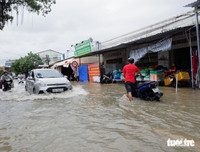 [ẢNH] Phú Quốc ngập lịch sử: Người dân chật vật di tản, giao thông chia cắt