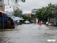 [ẢNH] Phú Quốc ngập lịch sử: Người dân chật vật di tản, giao thông chia cắt