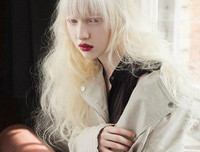 [ẢNH] Ngỡ ngàng trước vẻ đẹp khác biệt của những người mẫu bạch tạng nổi tiếng thế giới