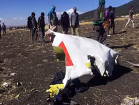 Hiện trường vụ tai nạn máy bay Ethiopia chở 157 người, không một ai sống sót