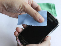 [ẢNH] Vệ sinh điện thoại đúng cách chống lây nhiễm virus Covid-19