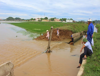 Ảnh hưởng bão số 2: Cầu sập, kênh vỡ, 5 người thương vong