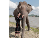 [ẢNH] Xúc động gia cảnh bất ngờ của H'hen Niê sau ánh hào quang