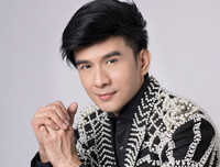 [ẢNH] Ca sĩ Đan Trường ở tuổi 44: Sự nghiệp thành công, hôn nhân viên mãn