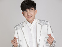 [ẢNH] Ca sĩ Đan Trường ở tuổi 44: Sự nghiệp thành công, hôn nhân viên mãn