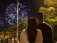 [ẢNH] Mãn nhãn với màn pháo hoa rợp trời tối 30-4 mừng ngày thống nhất