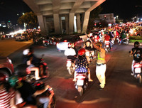 [ẢNH] Mãn nhãn với màn pháo hoa rợp trời tối 30-4 mừng ngày thống nhất