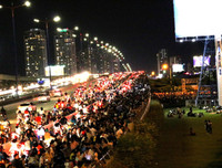 [ẢNH] Mãn nhãn với màn pháo hoa rợp trời tối 30-4 mừng ngày thống nhất