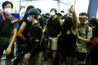 [ẢNH] Sân bay quốc tế Hồng Kông mở lại sau hai ngày thất thủ do biểu tình