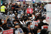 [ẢNH] Sân bay quốc tế Hồng Kông mở lại sau hai ngày thất thủ do biểu tình