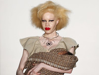 [ẢNH] Ngỡ ngàng trước vẻ đẹp khác biệt của những người mẫu bạch tạng nổi tiếng thế giới