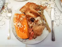 [ẢNH] Khám phá bữa tiệc Giáng sinh ở các nước trên thế giới