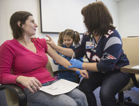 [ẢNH] Vì sao người lớn lại dễ bị nhiễm virus corona hơn trẻ em?