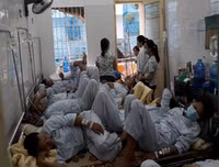 [ẢNH] Sốt xuất huyết vào mùa: Những điều kiêng kỵ khi chữa trị