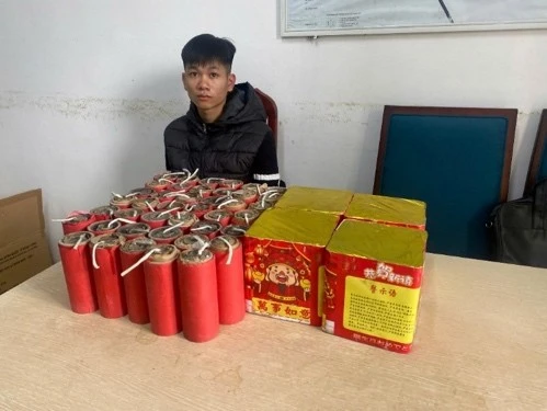 Lộ bí mật ẩn giấu trong chiếc thùng giấy 