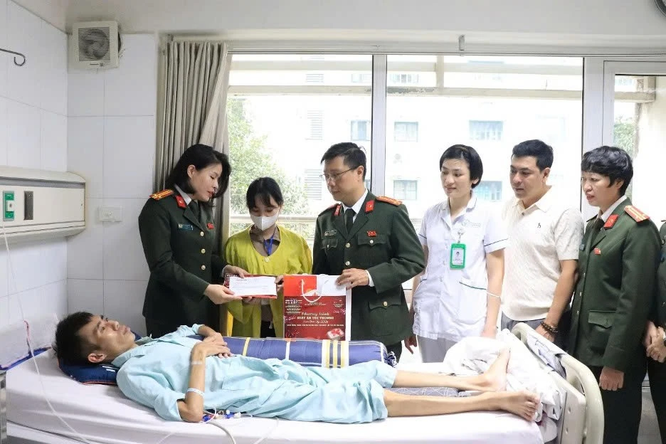 Lan tỏa nghĩa tình Công an Thủ đô - Điểm tựa nhân văn vì an sinh xã hội