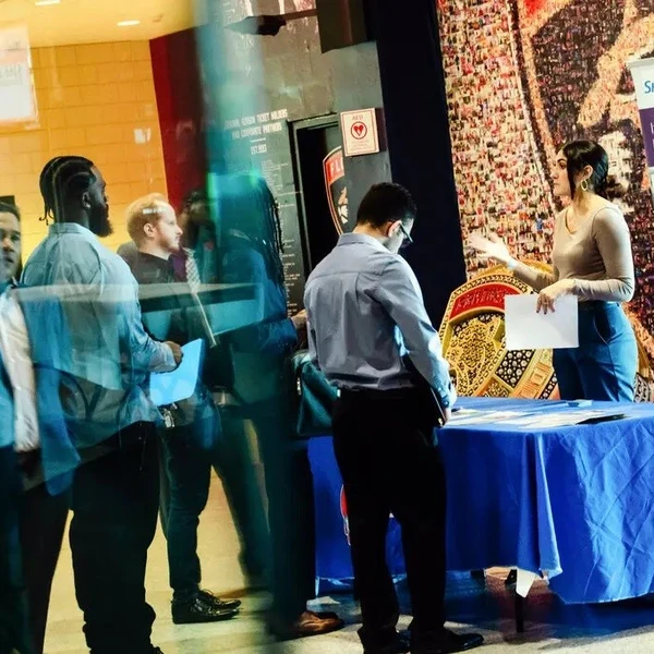 Người lao động Mỹ chật vật tìm việc làm trong kỷ nguyên trí tuệ nhân tạo 