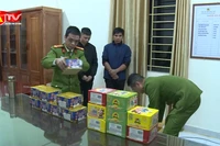 Từ chiếc ô tô khả nghi, lộ đường dây mua bán pháo hoa nổ