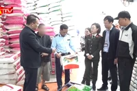 Phát hiện công ty chia gạo từ bao 50kg sang các bao 10kg mang thương hiệu ST25, Sén Cù…