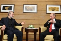 Thư ký Hội đồng An ninh Quốc gia Tối cao Iran bất ngờ tới Matxcơva gặp ông Putin