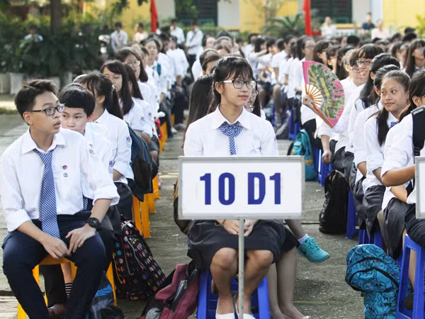 Tăng học phí từ 1-1-2016 ảnh 1