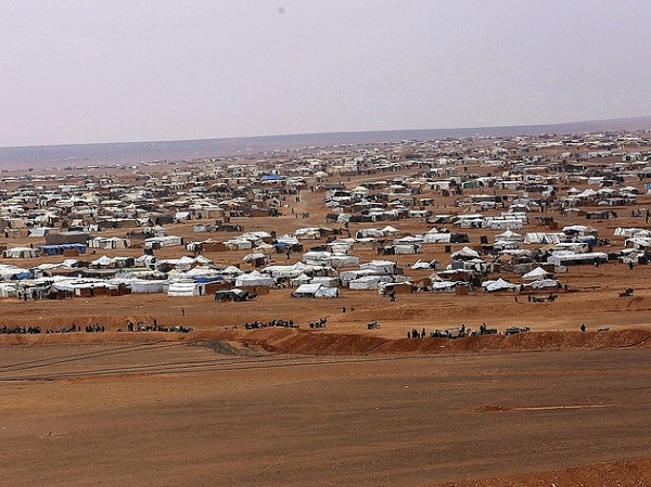 Quân đội Mỹ chặn đoàn xe nhân đạo đến Trại Rukban ở Syria ảnh 1 Quân đội Mỹ chặn đoàn xe nhân đạo đến Trại Rukban ở Syria ảnh 1