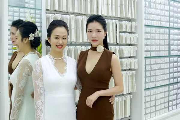 MC Nhã Uyên khoe vẻ trẻ trung, quyến rũ với những bộ trang sức độc đáo ảnh 4