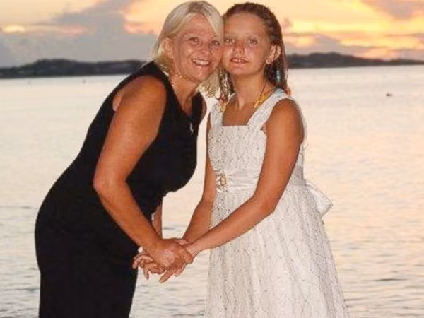 Cả nhà bị “mời” xuống máy bay vì có con tự kỷ ảnh 1