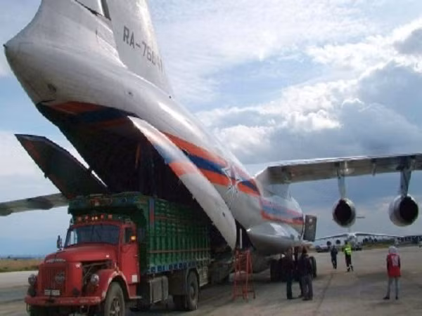 Nga mở chiến dịch nhân đạo tại Syria ảnh 1