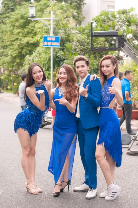 Sợ trễ giờ chạy chương trình, Isaac mang cả hành lý theo để tập luyện ảnh 9