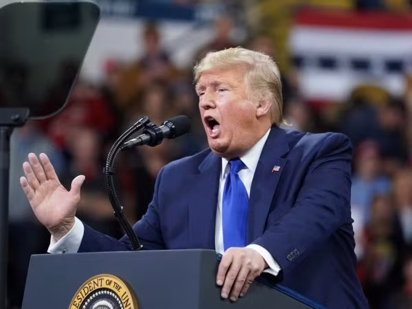 Tổng thống Trump nói sẽ bị chỉ trích nếu không tiêu diệt tướng Soleimani của Iran ảnh 1