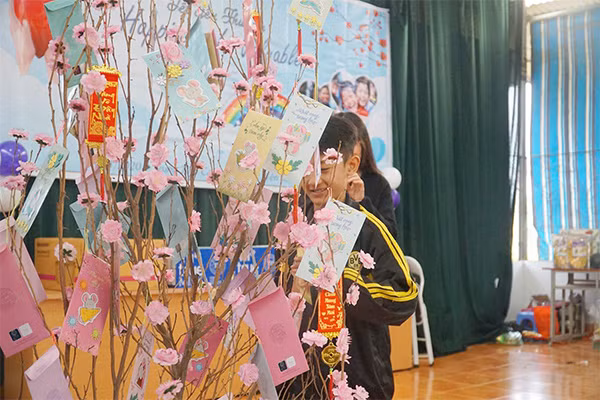 Rộn ràng không khí Tết dành cho trẻ em có hoàn cảnh đặc biệt tại Ba Vì, Hà Nội ảnh 8