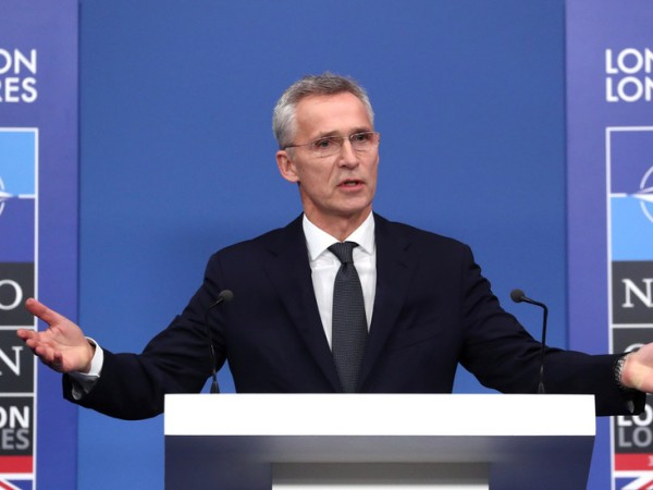 Ông Stoltenberg: NATO vẫn luôn cởi mở đối thoại với Nga ảnh 1