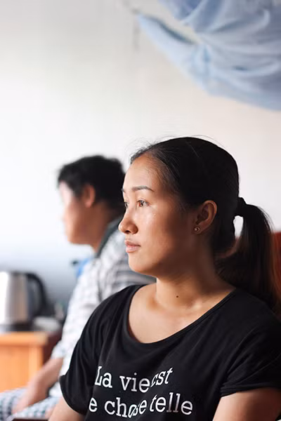 Người chị cả gánh vác trên vai cả một gia đình bệnh tật ảnh 2