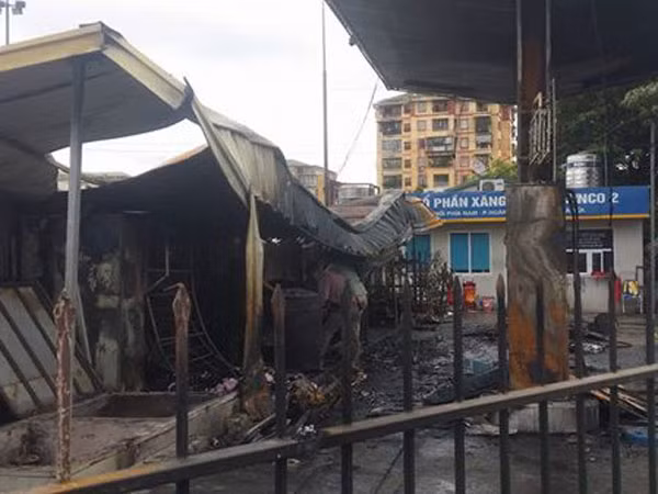 Kiểm soát chặt việc san chiết xăng dầu ảnh 1