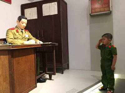 Tròn 1 tháng mở cửa đón khách tham quan Bảo tàng Công an Hà Nội: Du khách thích thú ảnh 4