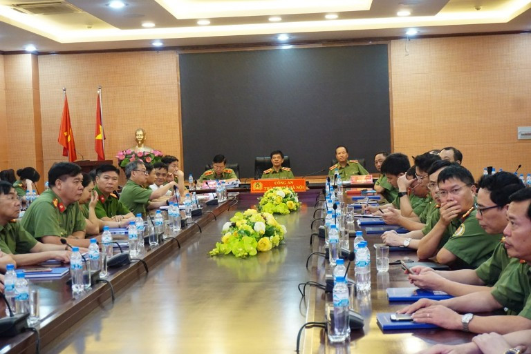 Phát huy tinh thần trách nhiệm nêu gương, tính tiền phong, gương mẫu trong toàn lực lượng CAND ảnh 4