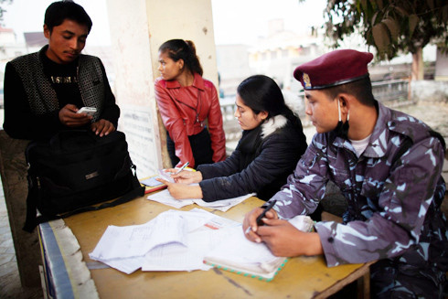 Đội "nữ chiến binh" chống buôn người ở biên giới Nepal - Ấn Độ ảnh 1