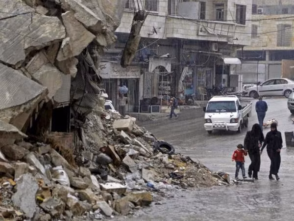 Hàng chục thường dân thiệt mạng trong các cuộc không kích tại Syria ảnh 1