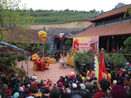 Điều tra vụ tự lập hòm công đức, thu phí trái phép 200.000 đồng/khách ảnh 1