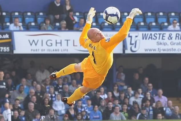 11 thủ môn xuất sắc nhất lịch sử Premier League ảnh 5