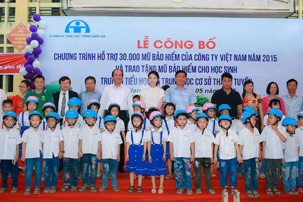 Hoa hậu Kỳ Duyên diễn hài cùng Xuân Bắc, Tự Long ảnh 2