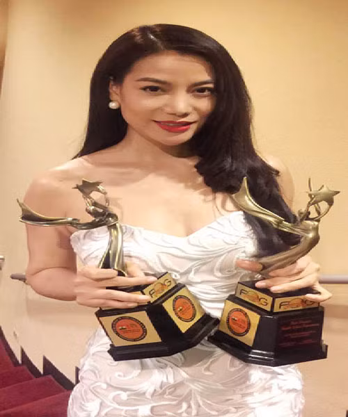 "Đánh lừa" không thành công, bị đám đông "ném đá"! ảnh 2