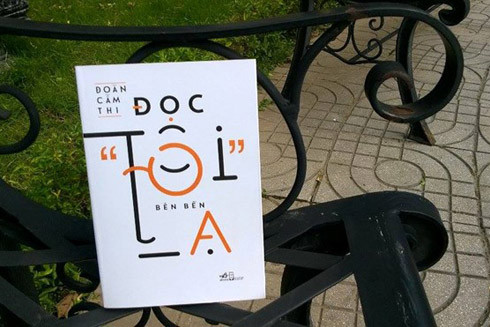 "Đọc tôi bên bến lạ": Dấy lên nhiều tranh cãi ảnh 1