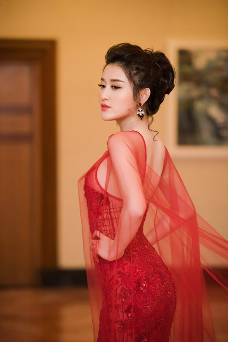 Á hậu Huyền My táo bạo với phong cách xuyên thấu ảnh 2 Á hậu Huyền My táo bạo với phong cách xuyên thấu ảnh 2
