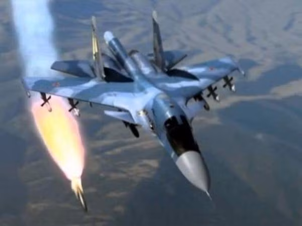 Không quân Nga dội bom phá hủy 3 trung tâm chỉ huy của HTS ở Idlib, Syria ảnh 1