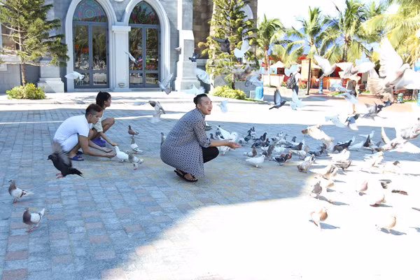 Top 9 Vietnam’s Next Top Model 2015 "du hí" thành phố biển Nha Trang ảnh 6
