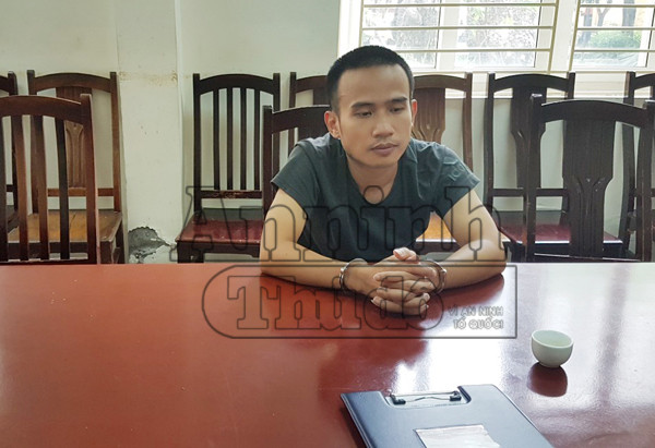 Hung hãn xông vào hiệu cầm đồ chém nhân viên cướp tiền ảnh 1 Hung hãn xông vào hiệu cầm đồ chém nhân viên cướp tiền ảnh 1